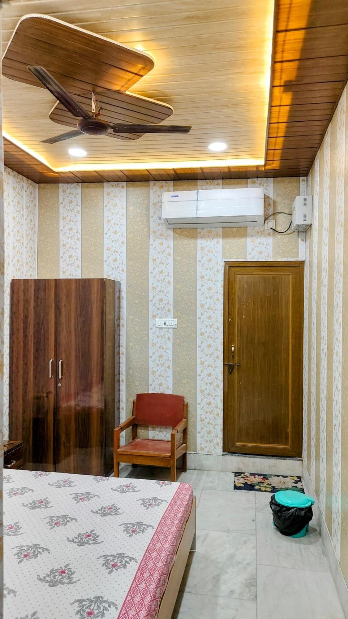 Hotel Raju Homestay Ayodhya 150 Meters From Shree Ram Janmbhoomi Temple 200 Meters From Ayodhya Dham Railway Station Extérieur photo