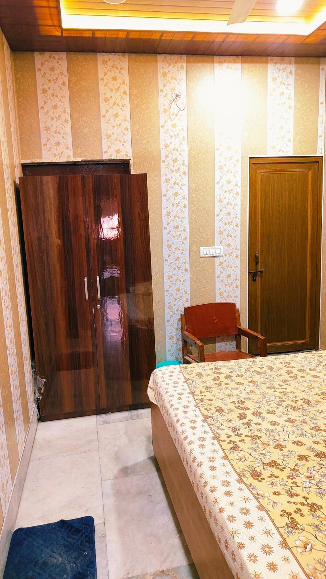 Hotel Raju Homestay Ayodhya 150 Meters From Shree Ram Janmbhoomi Temple 200 Meters From Ayodhya Dham Railway Station Extérieur photo