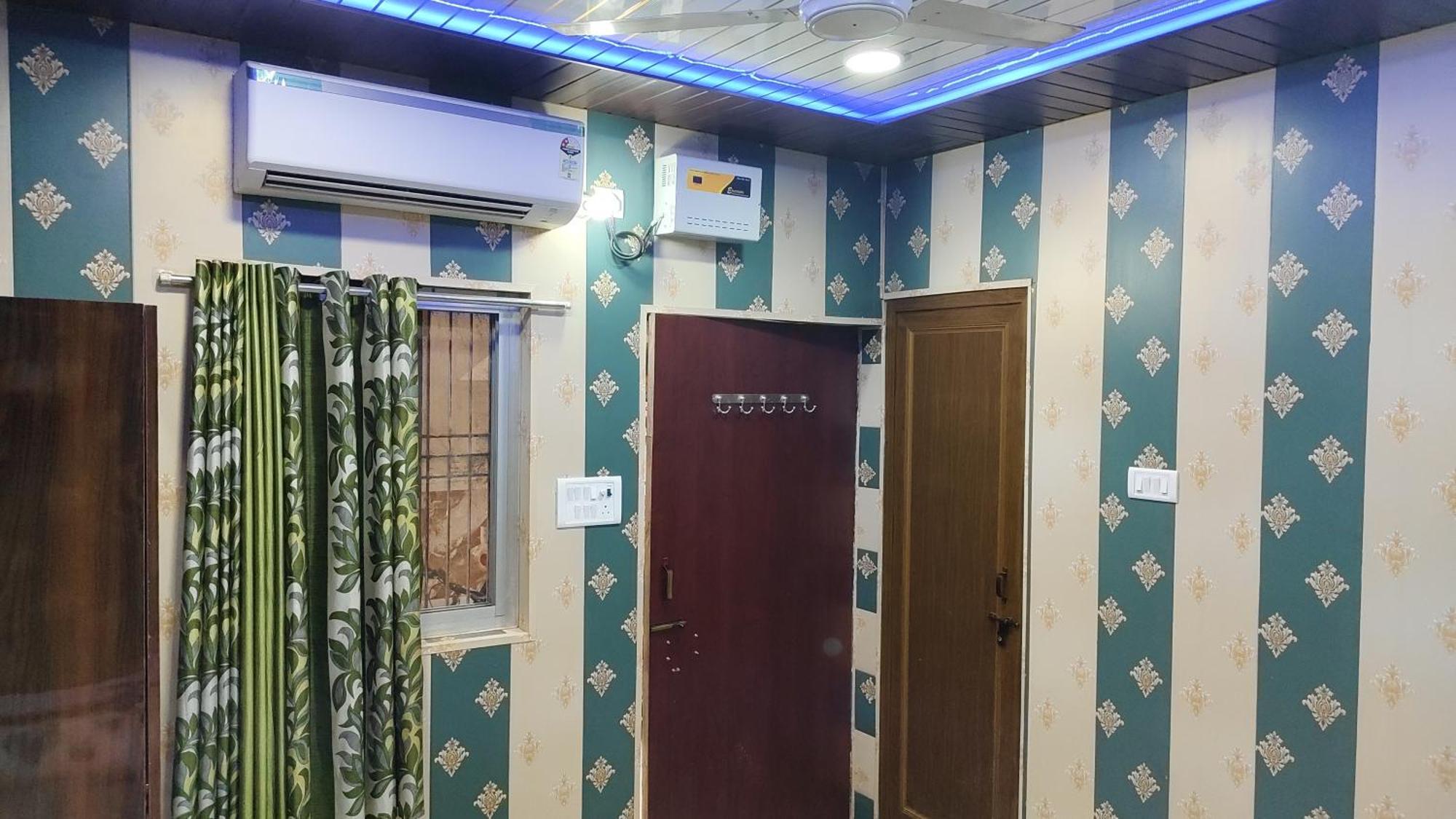 Hotel Raju Homestay Ayodhya 150 Meters From Shree Ram Janmbhoomi Temple 200 Meters From Ayodhya Dham Railway Station Extérieur photo